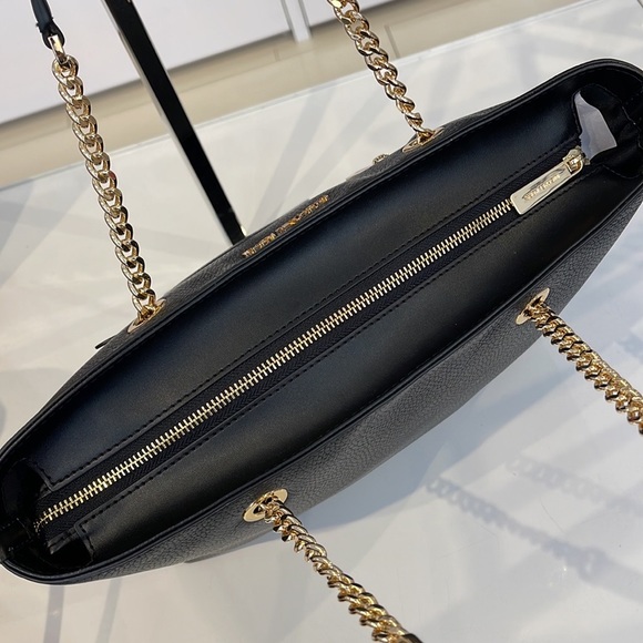 MICHAEL KORS
Jet Set Medium Front Zip Pebbled Leather Chain Tote Bag
Black - Picture 8 of 16